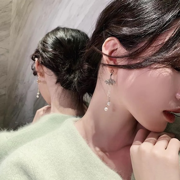 Ballet Dancer Pearl Drop Tassels Stud Earrings - Picture 4 of 8